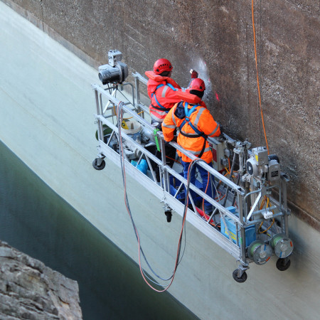 4 Meter Bühne an Staumauer