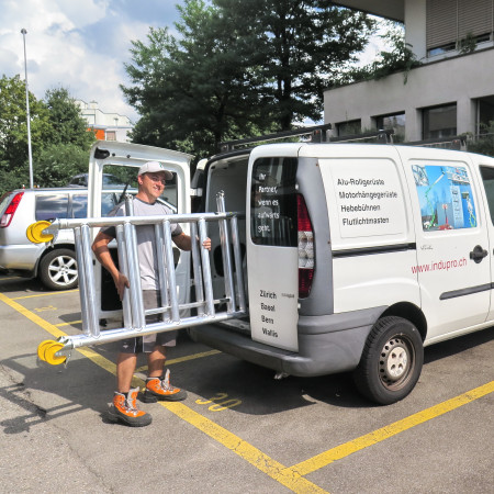 Das MiniMax kann in einem PW-Kombi transportiert werden