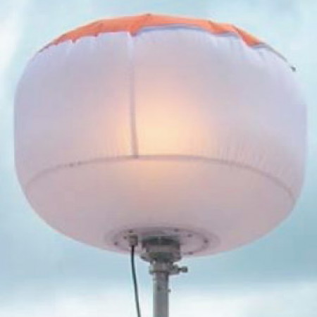 Der Leuchtballon erzeugt ein Lichtstrom von 54'000 Lumen